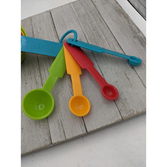 Multicolor Measuring Cup Spoon Set Easy Read, Lightweight Plastic 8-piece - Picture 2 of 5